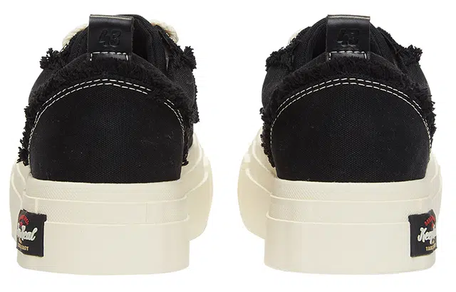 KAALIXTO S.L.U. lows "black leather"