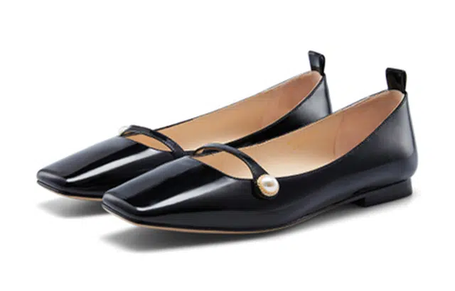 NINE WEST