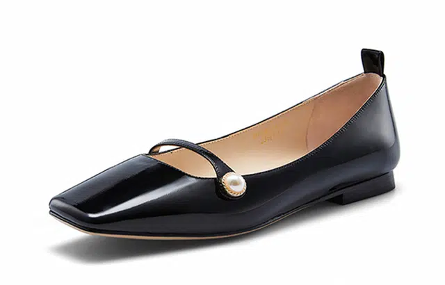NINE WEST