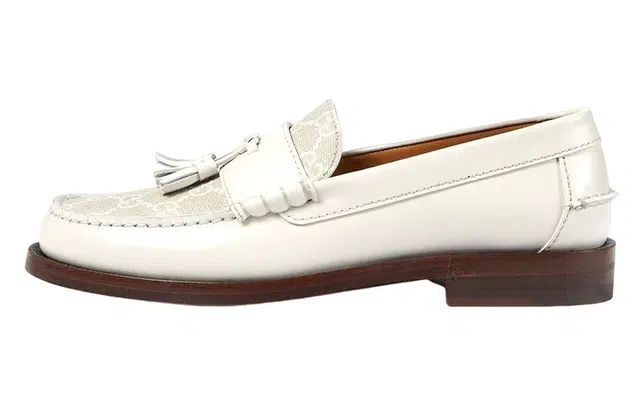 Gucci Leather Slip-On Flats Beige