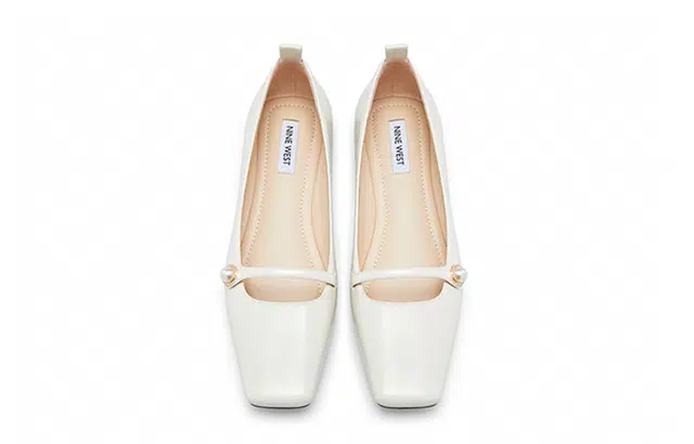 NINE WEST