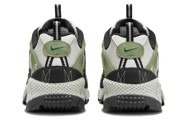 Nike Air Humara QS