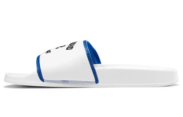 OIOI x Reebok classic slide