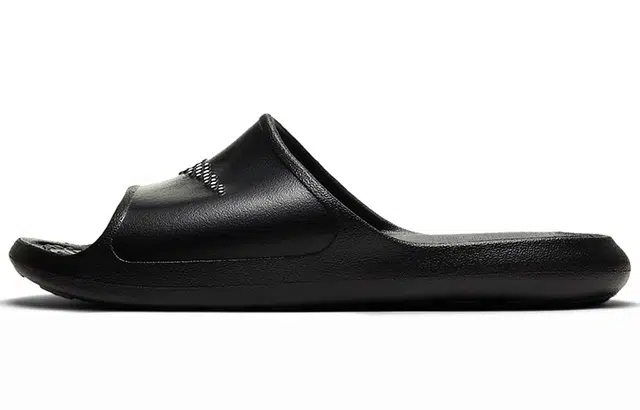 Nike Victori One