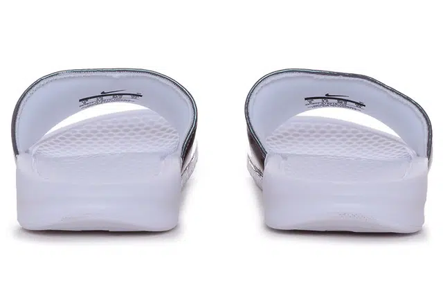 Nike Benassi