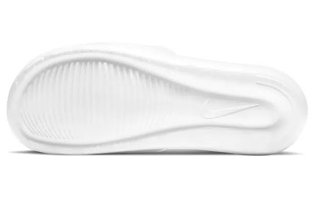 Nike victori one slide