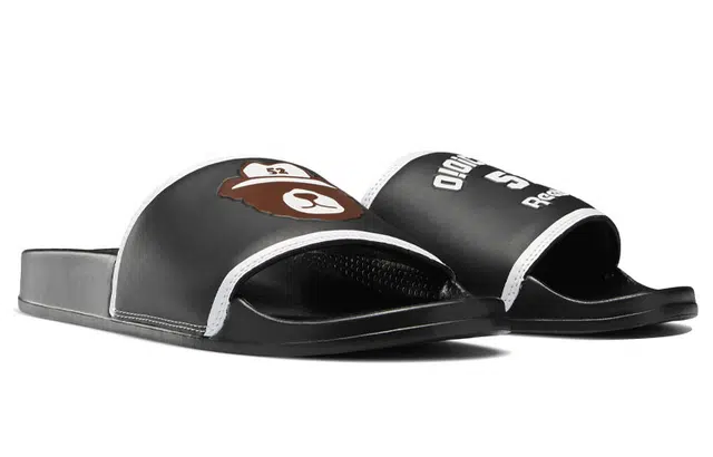 OIOI x Reebok classic slide