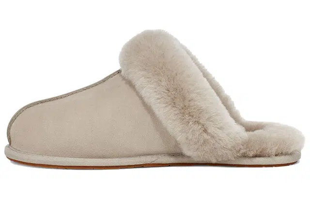 UGG Scuffette II