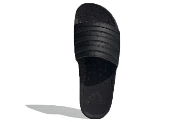 adidas Adilette