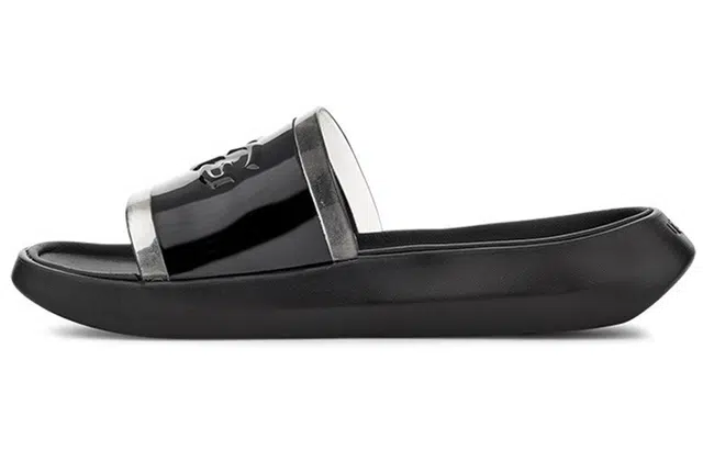 UGG Hilama Slide