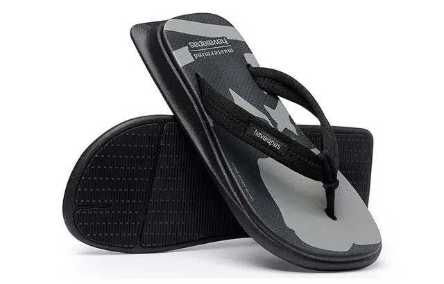 Havaianas x Mastermind Japan Zori Sandals