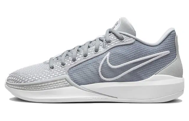 Nike Sabrina 1