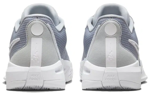 Nike Sabrina 1