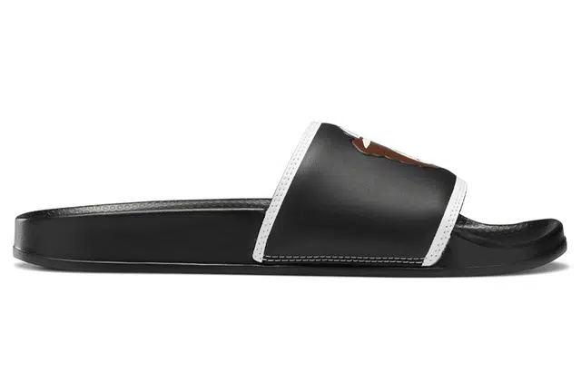OIOI x Reebok classic slide