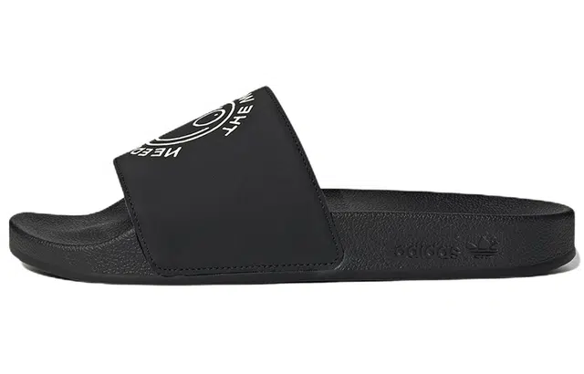 adidas Adilette