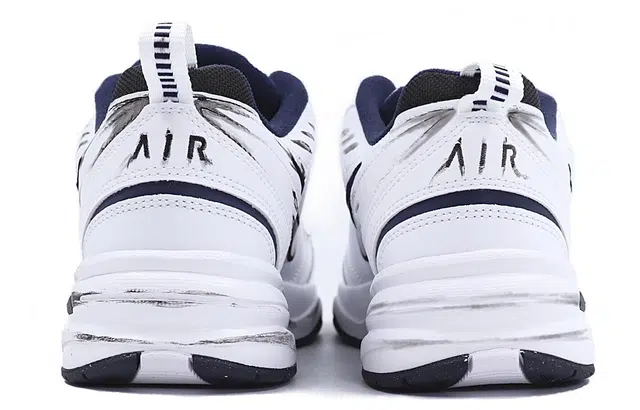 Nike Air Monarch 4