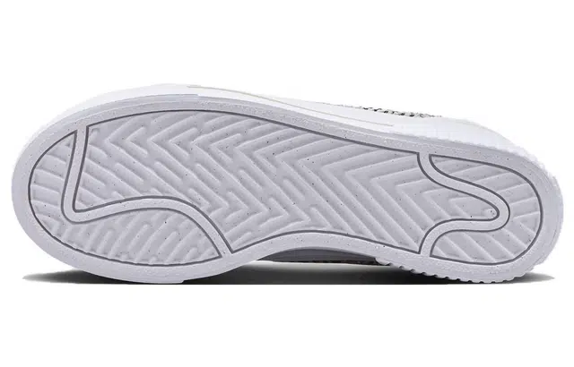 Nike Court Legacy