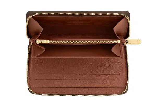 LOUIS VUITTON Zippy Organizer