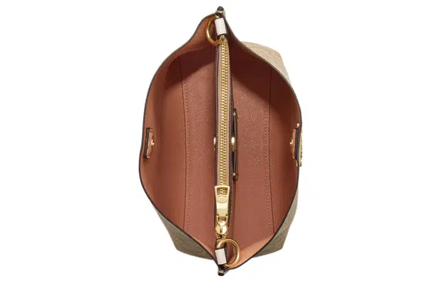 COACH Mollie Logo