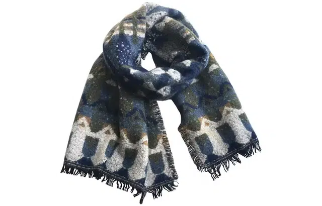 优幽兰 秋冬百搭复古民族风旅游加厚保暖斗篷披风外搭两用毛毯御寒时尚高级感 绒线围巾 女款