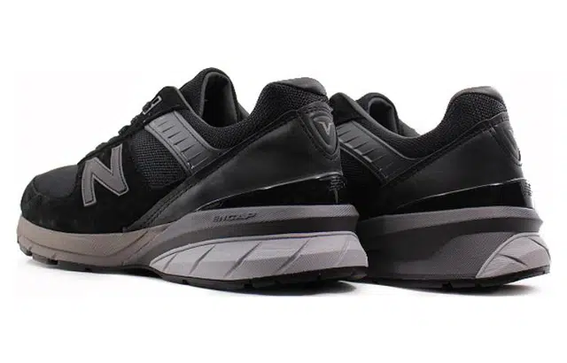 New Balance 990 V5 Black