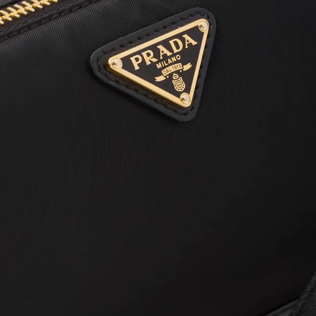 PRADA Re-Edition 2002