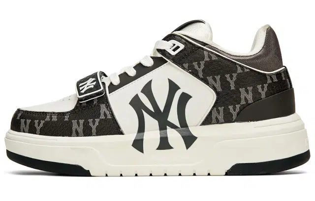 MLB Yankees Mid-Top Sneakers Black