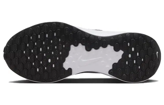 Nike REVOLUTION 7