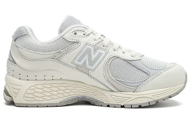 New Balance NB 2002R