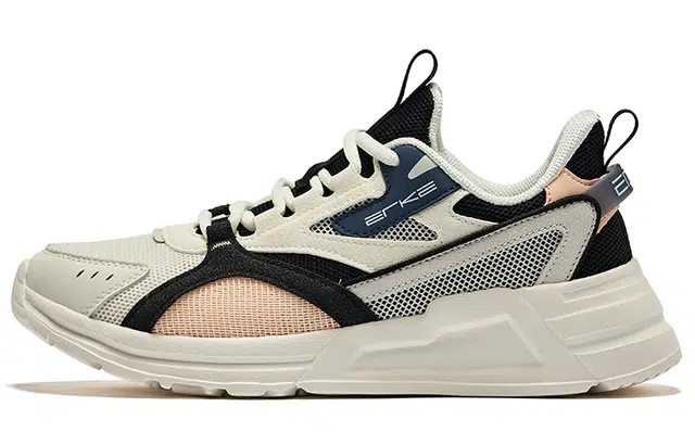 鸿星尔克 舒适 减震耐磨透气 低帮 跑步鞋 女款 橡芽白灰墨蓝