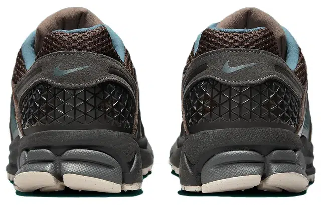 Nike Air Zoom Vomero 5