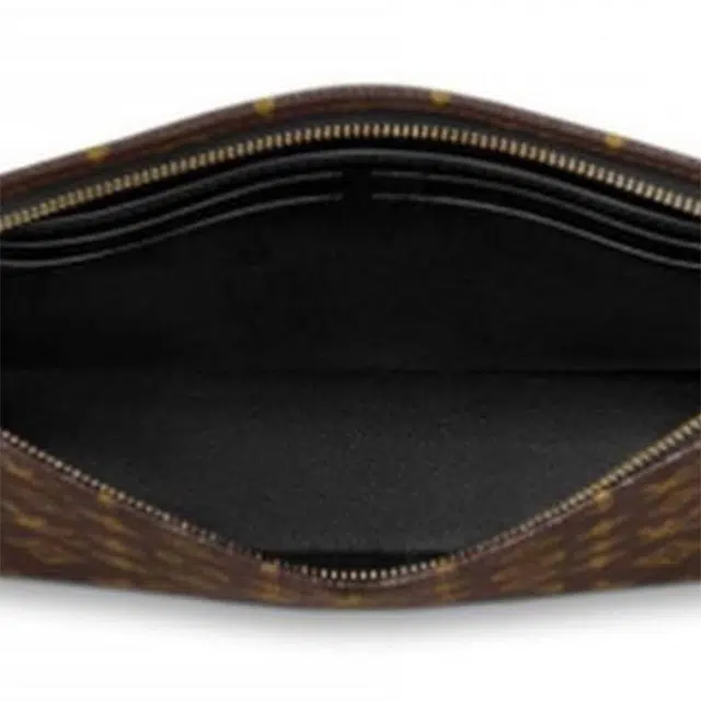 LOUIS VUITTON 26