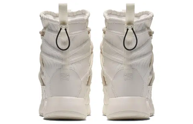 Nike Tanjun