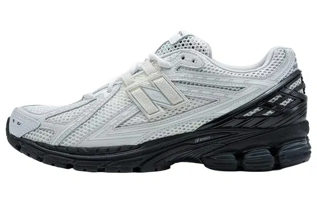 COMME des GARÇONS HOMME x New Balance 1906R