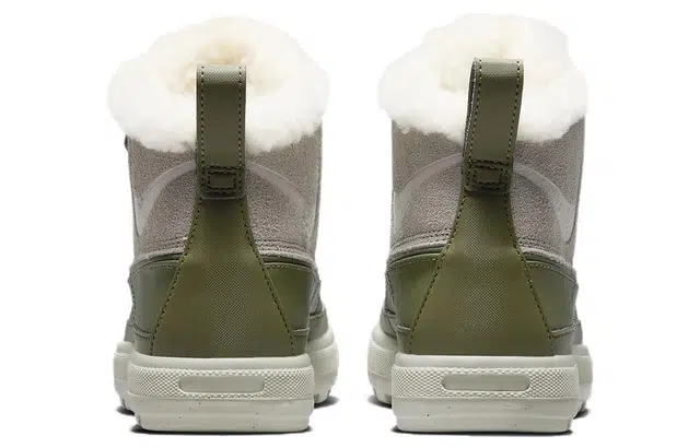 Nike Woodside