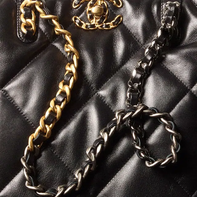 CHANEL 19 Shopping Bag Tote
