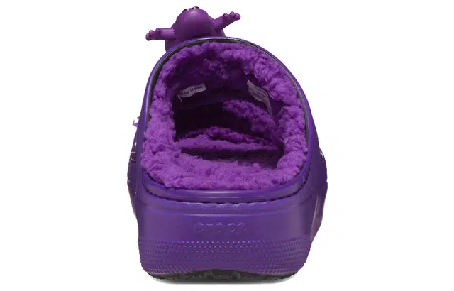 x Crocs