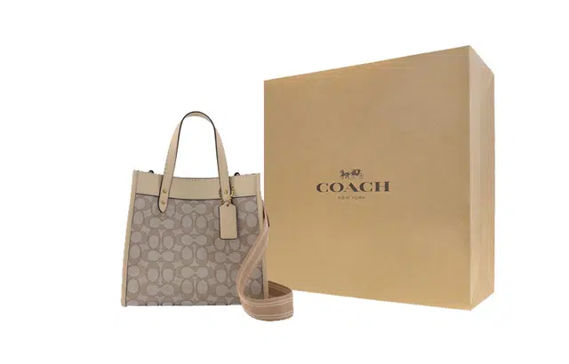COACH Field 22 Tote