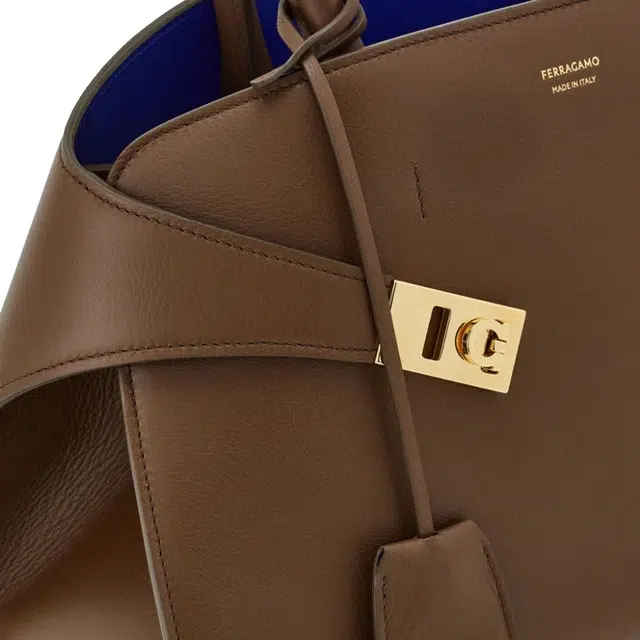 FERRAGAMO Hug Logo