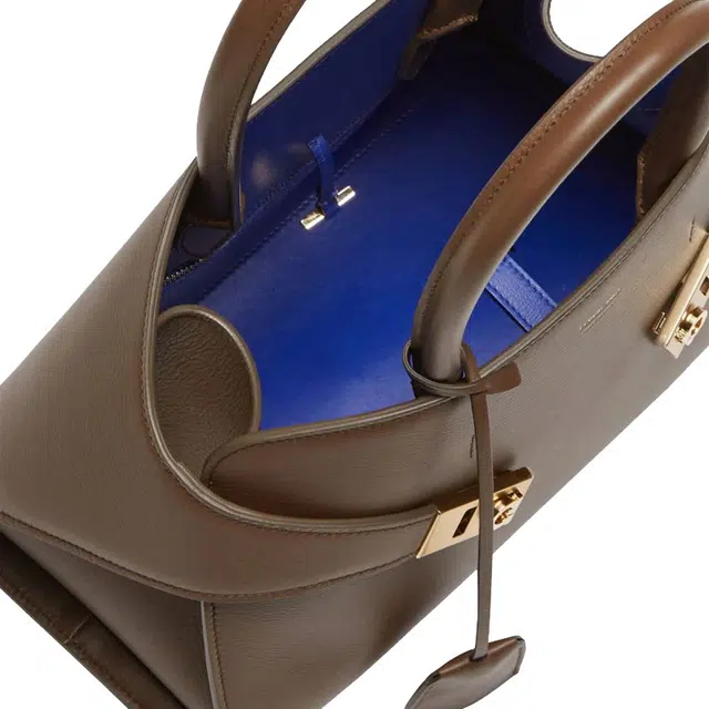 FERRAGAMO Hug Logo