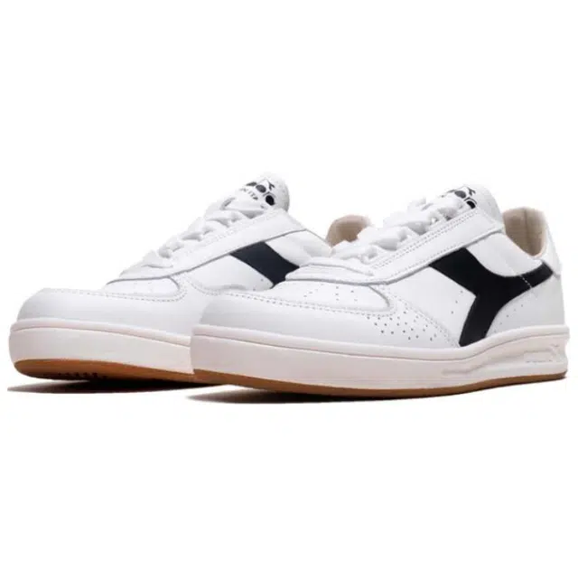 diadora