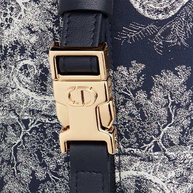 DIOR DiorTravel NOMAD