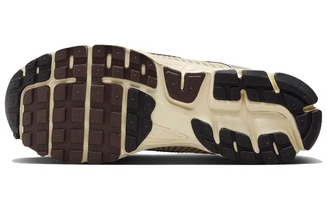 Nike Air Zoom Vomero 5