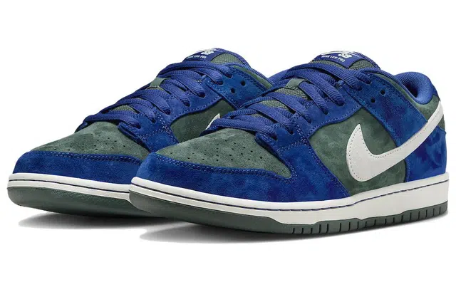 Nike Dunk SB "Deep Royal Blue"