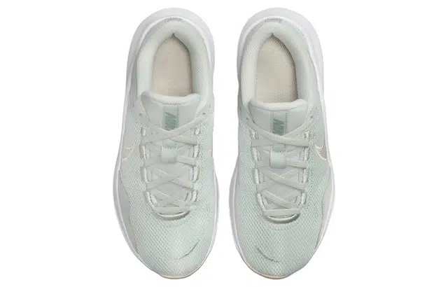 Nike Legend Essential 3