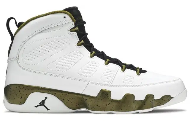 Jordan Air Jordan 9 Retro Statue