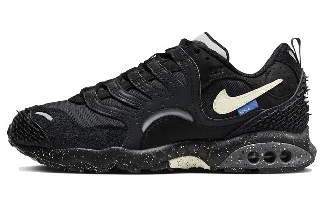 UNDEFEATED x Nike Air Terra Humara