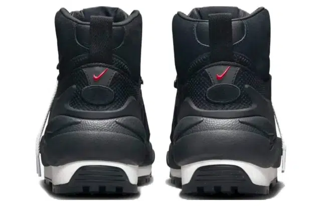 Sacai x Nike Air Magmascape "Black"