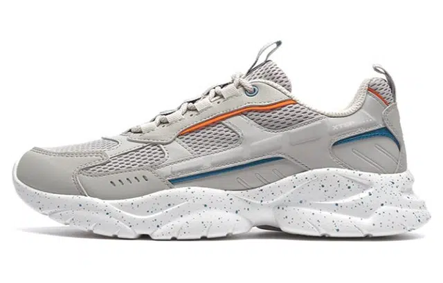 特步 网面 透气 低帮 生活休闲鞋 男款 灰色