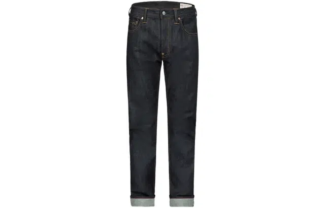 EVISU M